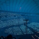 Saori Instagram - 満員の東京ドーム二日間、 ありがとうございました。 誰でも楽しめるライブを、と メンバーと共に 十二年間研究してきましたが 家族みんなで来てくれている方が すごく多くて 信じてやってきたことが 伝わったかも、と 嬉しくなりました。 孫とおばあちゃんおじいちゃん、 なんて姿もたくさん👴👵👶 千秋楽は 福岡PayPayドーム。 まってます！ #dugaradidu #sekainoowari #tokyodome