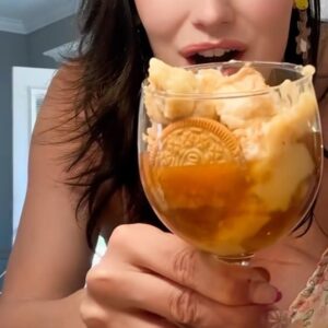 Sara Andrews Instagram - My friend that I’ve been caretaking for is in complete remission! So im back! #oreo #bananapudding #southernfood #countrycookin #goldenoreo #doublestuf #marthawhite