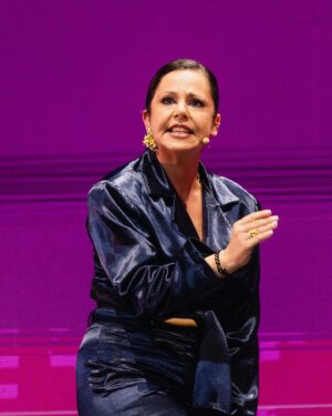 Sara Norte Instagram - Ainda estou a voltar à Terra.
Sim,estive no Desconfia da @joanamarquespic e estive no palco do @meoarenaoficial .
A vida arranja sempre uma forma de nos surpreender e na 2a noite quando vinha no carro para casa,o meu namorado e eu olhávamos um para o outro e chorávamos e ríamos porque tem sido um longo caminho.
Foi sem dúvida dos melhores momentos da minha Vida.
Obrigada mais uma vez a toda a equipa e ao público que foi incrível ❤️

Styling @_santana_pires_ 
Fato @by_santana_pires 
Maquilhagem @raquelbatalha.makeup 
Cabelo @cattvvan_hairstylist 
Fotos @andrediasnobre