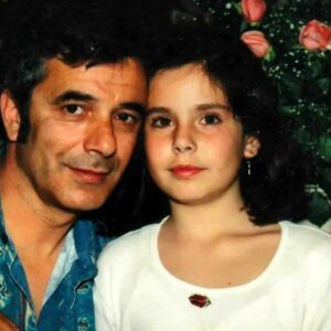 Sara Norte Instagram - Hoje o meu Pai faz 73 anos. 

"Tenho mesmo muito orgulho por seres como és e por muitas vezes ,apesar das contrariedades e injustiças da Vida ,continuares com esse brilhozinho nos olhos e a Acreditar naquilo que o Mundo tem de bonito.
Acho que isso faz de ti o Ser especial que és:o meu Peter Pan.
Que este Ano te traga saúde,trabalho e muitas aventuras ,como só tu as sabes viver ,para depois as poderes partilhar connosco,os que te Amam.
Parabéns Pai!
Amo-te muito ❤️"