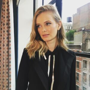 Sara Paxton Instagram - Press day 2! 🖤 #thefrontrunnermovie @chloe @erinessjewelry @alexandrebirman @itsamandalim @alyx34 @desiraecherman @seijinyc 🖤