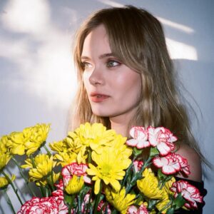 Sara Paxton Instagram - 🌼 @ivanarose