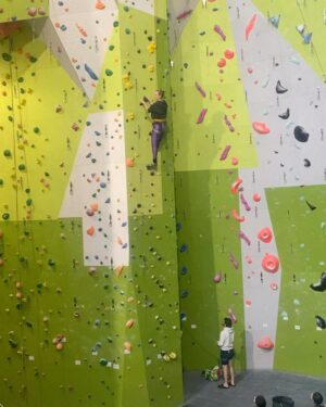 Sara Zanier Instagram - • così, come la vita…felice inizio anno a tutti!• 
✨😍🧗🏼‍♀️ 💥🍾🎇✨