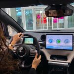 Sara Barradas Instagram - E não é que este natal os Centros Comerciais Alegro vão sortear um carro BYD Dolphin 100% eléctrico!? Leram bem: 100% eléctrico! Zero emissões de gases com efeito de estufa e também de dióxido de carbono, o que se traduz em menor poluição ambiental, sobretudo nos centros urbanos! ♻️🌍 Até 24 de Dezembro, basta 30€ em compras que valem um código de participação, depois é só registar os talões online. 🚙🔌 E por aí? Quem sonhava com um carro BYD Dolphin 100% eléctrico mas achava não ter possibilidades? Digam-me nos comentários 👇🏼😉 #Pub #AquiAgoraAlegro #BYD #CaetanoTec