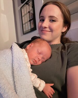Sara Dietschy Instagram - Our little miracle baby ❤️ Baby Peach was born 3 months early at only 1lbs 15oz. The past few months have been some of the hardest but we are so thrilled to have her home 🫶🏻 we are obsessed 🥰 Full story in Sara’s new YouTube video link in bio