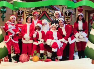 Sara Gilbert Instagram - Happy holidays from our family to yours🎄#TheConners Winter Finale tonight at 8/7c! New episodes resume in January ❄️