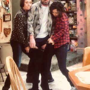 Sara Gilbert Instagram - Tonight! #TheConners ❤️
#Repost @sanctionedjohnnygalecki: I may be putting the (literal/figurative) pants of #davidhealy back on for one or two more stories on @theconnersabc this year. Twenty some years later I’m still in awe of this freakass carnie group who adopted me early on and still learn so very much from each of them whenever in their presence.❤️❤️❤️@thesaragilbert #lauriemetcalf