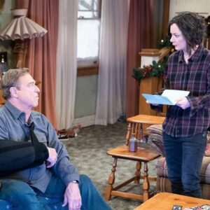 Sara Gilbert Instagram - New year, new episode... @theconnersabc are back tonight