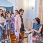 Sara Jane Ho Instagram - Did three book signings in a day and my heart is full. Felt so at home to speak Cantonese, our local dialect here which is different from Mandarin 🥰 One big THANK YOU to @femalentrepreneurs @annawongsmile @rrabbito_ for working tirelessly behind the scenes to pull off my Hong Kong Mind Your Manners book launch ❤️ I am proud to be a premium member of this incredible women’s platform since 2017 that invests in and markets women-led brands. I encourage more HK ladies to join FEW’s membership https://online.few.community/getstarted Thank you to the following sponsors and partners: ⭐️ Historic ladies private social club The Helena May for the beautiful venue ⭐️ @chubbglobal @chubblifehk for supporting my book with a generous bulk buy ⭐️ @guerlain for the amazing goody bags ⭐️ @kajalnaina_hk @kajalnaina_jewelrydesigner for styling me with your exquisite jewelry ⭐️ Voices Education for the bulk buy ⭐️ And supporting partners the American, British, European, Greek, Malaysian and Mexican Chambers of Commerce for helping spread the word and leading to sold out workshops 🙌