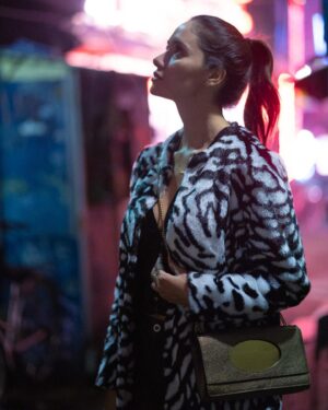 Sara Malakul Lane Instagram - 📷 @future_vizion 👜 @rusidesigns