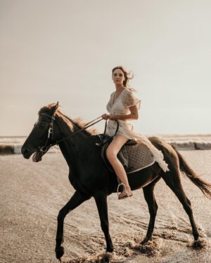 Sara Malakul Lane Instagram - 🐎 🐎 🐎 @poupettestbarth