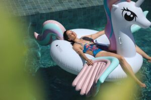 Sara Malakul Lane Instagram - 🦄 🌴