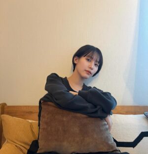 Sara Minami Instagram - カニが食べたすぎてエビカニクス聴いてる