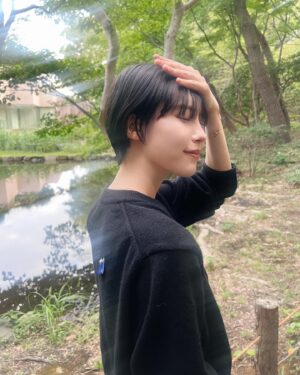 Sara Minami Instagram - この季節って何を着るのが正解かわかる方います？？