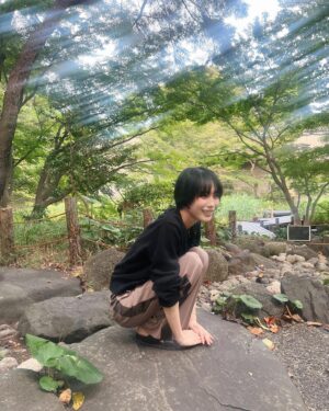 Sara Minami Instagram - この季節って何を着るのが正解かわかる方います？？