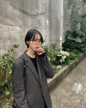 Sara Minami Instagram - 年中クリスマスソングメドレーを聴きすぎているので今は過ぎ去ったハロウィンソングを聴いています🦮