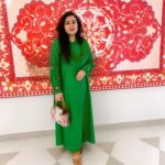 Sara Raza Khan Instagram - At @hussainrehar.official 😍🛍️thank you my Love ❤️ my Mama 🥰 for the gift and also you are the best Photographer 🥹😍🥰MashaAllah 🧿