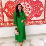 Sara Raza Khan Instagram - At @hussainrehar.official 😍🛍️thank you my Love ❤️ my Mama 🥰 for the gift and also you are the best Photographer 🥹😍🥰MashaAllah 🧿