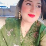 Sara Raza Khan Instagram - A little over Glow 🥰 all thanks to Lahore's 43 ° C Sun ☀️ Shine !!! #sararazakhan #music