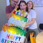Sara Sandeva Instagram - Díky vaší lásce jsem se před 26 lety narodila. Miluju vás. Kéžbych jednou byla aspoň z poloviny tak dobrý rodič jako vy dva. Děkuju za život. ❤️ #26 here we go
