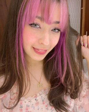 Sarah Bonito Instagram - Last pic of me with my old hair