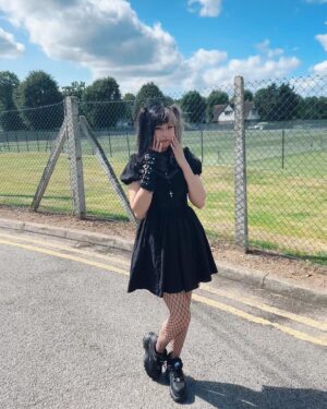 Sarah Bonito Instagram - The weather doesn’t match my outfit