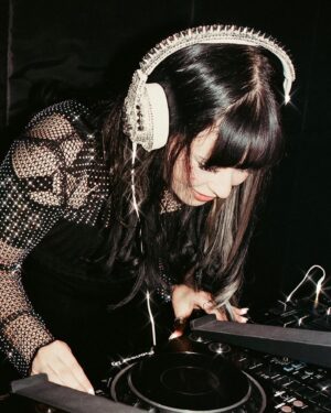 Sarah Bonito Instagram - DJ Sarah Bonito Mix Out Now
All my favs 
Hardcore 4eva (((o(*ﾟ▽ﾟ*)o)))♡
Link in bio