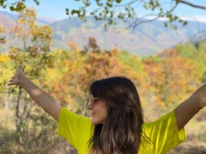 Sarah Butler Instagram - Have you ever seen a happier camper?! Loving my time and work in Aspen. #aspen #colorado #landscapedesigner #exteriordesigner #autumnleaves