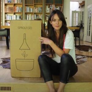 Sarah Butler Instagram - Click the link in my bio to watch the unboxing and setup of the @sproutsio smart garden system... and what other stuff besides basil I’m dreaming of growing with it! ;) #sproutsio #hollywoodandvines #unboxing #smartgarden #hydroponics #personalproduce #quarantinegardening #urbanfarm