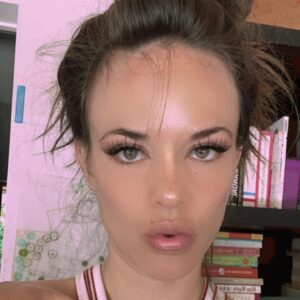 Sarah Butler Instagram - LOL!!! This face serum worked amazing!!! #beforeandafter