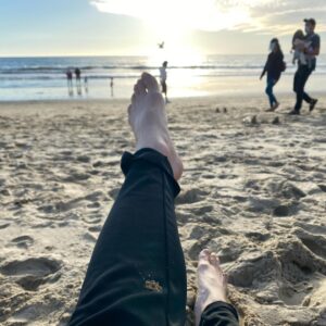 Sarah Butler Instagram - It’s Valentine’s Day and I love someone, so I thought it was a good opportunity to tell you that we got engaged a little while ago and the next day a bird pooped on me at the beach, so I feel like it was meant to be. ... Having a bird poop on you is a good omen, no? 😂 #love #valentinesday2021 #engaged #engagementring #solitairering