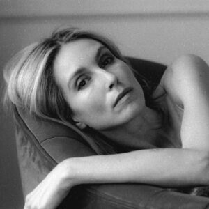 Actress Sarah Carter HD Instagram Photos and Wallpapers June 2024
