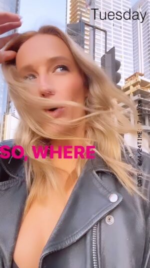 Sarah Dumont Instagram - The questions… I have so many…
Country in #DTLA is a #SIGHT , I’ll tell you what