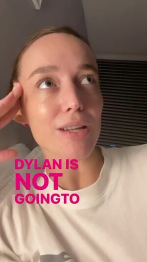 Sarah Dumont Instagram - @dillondanis fans making hateful comments about someone else’s child. Yeah, I DO gf about that, takes a special kind of stupid to make comments about an adorable little boy. Come at me directly all you want IDAF. @dillondanis ain’t gonna come NEAR me. & all the hate still not gonna make that 🍤🍆 any bigger. Xoxo - Sarah
