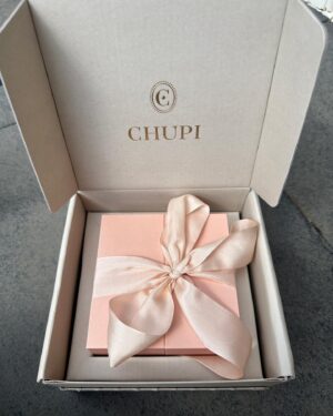 Sarah Greene Instagram - So honoured to be gifted this absolute beauty of a ring by the one and only @chupi my sister and I have been gifting each other with @chupi designs for years, so I was over the moon when @chupi reached out. I’m such a huge fan of their work. Thank you thank you thank you @chupi @chupisweetman check out their new designs and happy anniversary 💚 #gifted