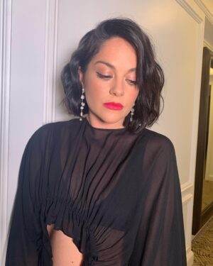 Sarah Greene Instagram - Another look for #BADSISTERS press was this stunner top by @pinkoofficial paired with @aninebing trousers and @pierrehardy shoes. Earrings and bracelet by @completedworks ring by @astleyclarke bag by @aspinaloflondon all styled by @chercoulter with hair by @rebekahforecast and make up by @samanthalmua ❤️