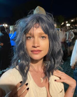 Sarah Hay Instagram - How date nights feel in a wig ✨ #strangersinthenight 🌙