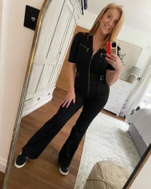 Sarah-Jane Mee Instagram - Took my foot off the gas for a week and it felt GOOD.

Taking time with my favourites for breakfast chats, lazy mornings hanging at home, perfecting plaits, not perfecting nail painting, Elsa dress up 24/7, fun in the garden sunshine, oh and watching our little legend Ted sing @rochestercathedral 🥰 @benray79 🥺
Heart full, head straight - back to work I go ❤️