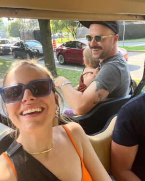 Sarah-Jeanne Labrosse Instagram - Moments Marcan 2023 🌚

👨🏼‍🦲👱🏼‍♀️👧🏻👦🏼👶🏻