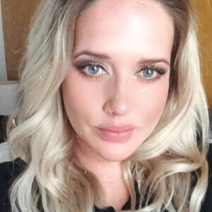 Sarah Knappik Instagram - Habt ein schönes Wochenende ❤️Am Montag habe ich eine Überraschung für euch 👶🏼😍🙌☀️
