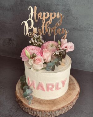 Sarah Knappik Instagram - Happy Birthday mein Engel ❤️Heute wirst du ein Jahr 🥰🥰🥰🦄🦄Das schönste was mir im Leben passiert ist bist du 💕ich liebe dich deine Mama 🦄#fistbirthday #baby #mama