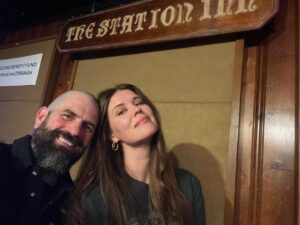 Sarah Lancaster Instagram - #TheStationInn 🎻🪕