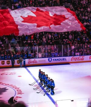 Sarah Nurse Instagram - this season was something special ✨

playing for toronto is such a privilege and i had the BEST time, our fans in this city and around the world showed up for us every step of the way. it exceeded all expectations and i can’t express enough gratitude to all of our staff, partners & investors who made professional women’s hockey a reality. to everyone who embraced, supported & hyped the pwhl, thank you. 

from toronto w love 💙