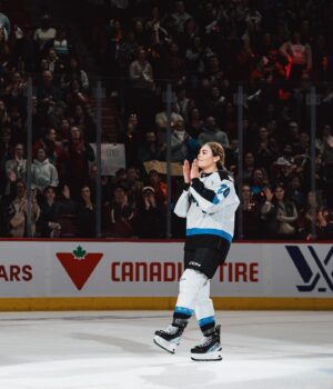 Sarah Nurse Instagram - this season was something special ✨

playing for toronto is such a privilege and i had the BEST time, our fans in this city and around the world showed up for us every step of the way. it exceeded all expectations and i can’t express enough gratitude to all of our staff, partners & investors who made professional women’s hockey a reality. to everyone who embraced, supported & hyped the pwhl, thank you. 

from toronto w love 💙