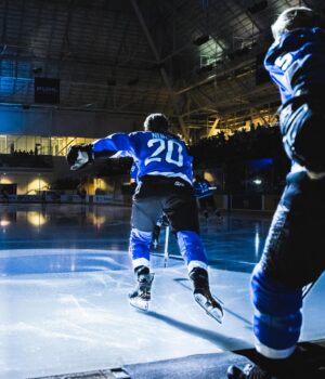 Sarah Nurse Instagram - this season was something special ✨

playing for toronto is such a privilege and i had the BEST time, our fans in this city and around the world showed up for us every step of the way. it exceeded all expectations and i can’t express enough gratitude to all of our staff, partners & investors who made professional women’s hockey a reality. to everyone who embraced, supported & hyped the pwhl, thank you. 

from toronto w love 💙