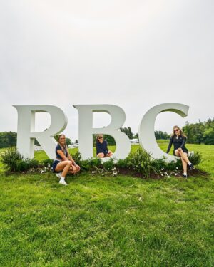 Sarah Nurse Instagram - annual golf girl weekend! always the best time at the @rbccanadianopen ⛳️ can’t wait until next year, tysm @rbc #RBCOlympians @avionrewards