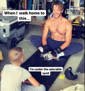 Sarah Roemer Instagram - Chad working with his trainer. 

@chadmichaelmurray