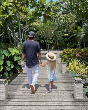 Sarah Roemer Instagram - @chadmichaelmurray #fatherdaughter #thailand #islandtime