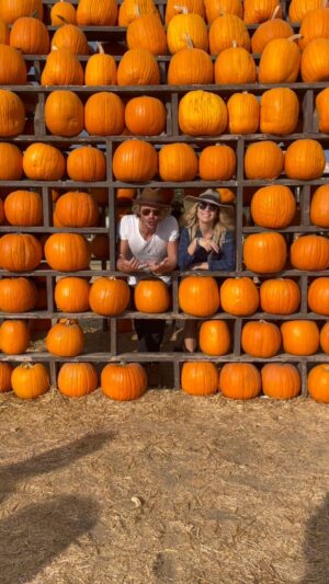 Sarah Roemer Instagram - When you think you’re taking a picture and realize it’s a video 🎃