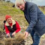 Sarah Beeny Instagram - 💩💩💩What’s the perfect manure? Bert answers all! Xxx . . #gardening #manure #gardeninglife #gardeningtips #roses #growyourown @bloomingbert